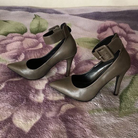 Beautiful High Heels - Picture 4 of 10